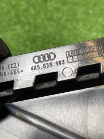 Audi / A6 / Молдинг двери