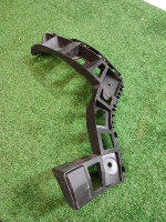 Volkswagen / Tiguan / Кронштейн бампера