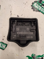 Audi / A6 / Блок управления двери