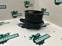 Audi / Q5 / Мотор печки