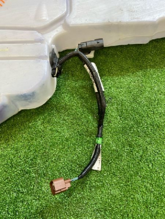 Ford / EXPLORER / Бачок омывателя