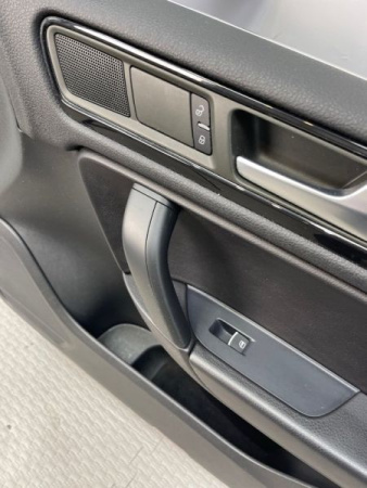 Volkswagen / Touareg / Дверь боковая