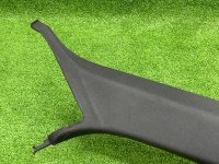 Audi / A4 / Накладка стойки