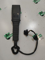 Audi / A4 / Замок ремня безопасности