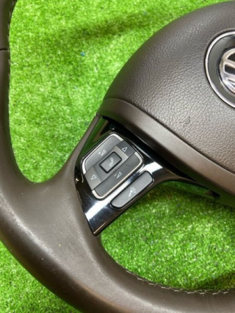 Volkswagen / Touareg / Руль