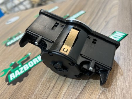 Mercedes-Benz / E-Class / Блок управления светом