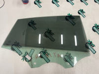 Audi / A5 / Стекло двери