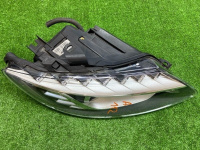 Audi / Q7 / Фара