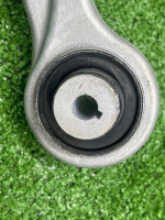 Audi / A6 / Рычаг подвески верхний