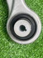 Audi / A6 / Рычаг подвески верхний