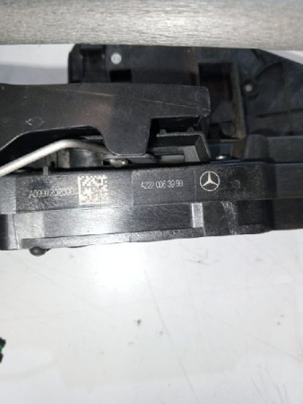 Mercedes-Benz / GLC 250d 4-matic / Замок двери комплект