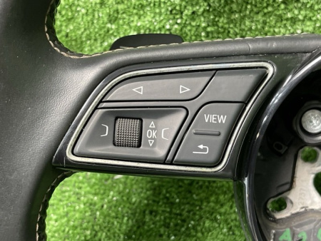 Audi / S5 / Руль