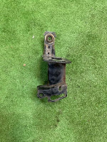 Audi / Q7 / Кронштейн усилителя бампера