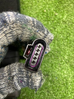 Volkswagen / Touareg / Замок ремня безопасности