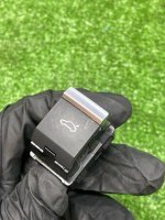 Audi / Q7 / Кнопка крышки багажника
