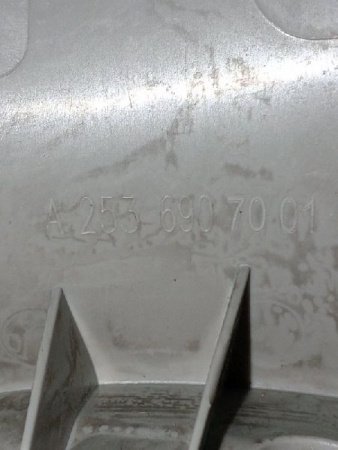 Mercedes-Benz / GLC 250d 4-matic / Накладка стойки