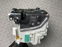 Audi / A4 / Замок двери