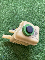 Volkswagen / Touareg / Бачок гидроусилителя руля Volkswagen / Touareg / Бачок гидроусилителя руля