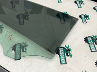 Audi / A5 / Стекло двери