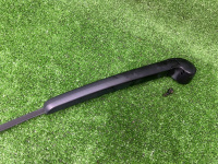 Volkswagen / Touareg / Поводок стеклоочистителя