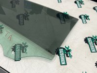 Audi / A5 / Стекло двери