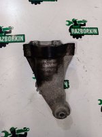 Mercedes-Benz / E-Class / Кронштейн двигателя