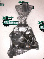 Volvo / S60 / Кронштейн навесного оборудования