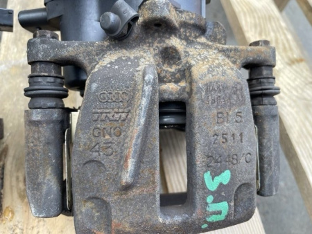 Audi / A8l / Суппорт тормозной