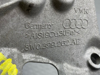 Audi / A4 / Кронштейн АКПП