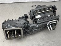 Audi / SQ8 / Печка салона