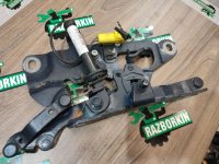 BMW / 5-Series / Петля капота