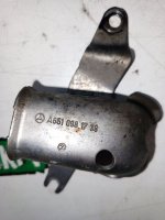 Mercedes-Benz / E-Class / Кронштейн