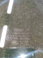 Audi / Q7 / Стекло двери
