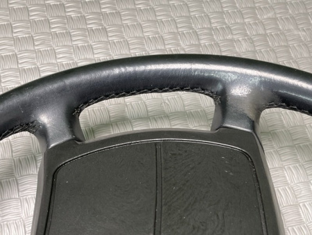 Mercedes-Benz / E-Class / Руль