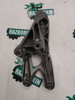 Audi / Q5 / Опора двигателя