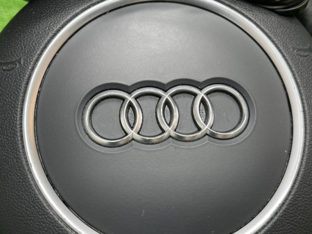 Audi / Q7 / Подушка безопасности в руль