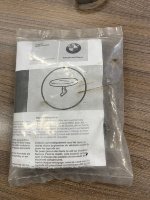 BMW / X5 / Крепление ковриков