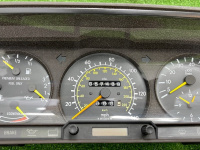Mercedes-Benz / 190e / Панель приборов