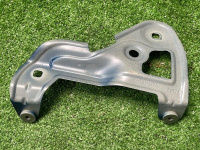 BMW / 3-Series / Кронштейн крыла