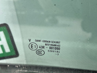 Porsche / Cayenne / Стекло двери