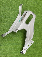 Audi / A6 / Кронштейн крыла