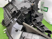 Audi / Q8 / Печка салона