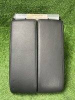 Volkswagen / Touareg / Подлокотник