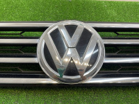 Volkswagen / Touareg / Решетка радиатора