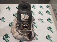 BMW / X5 / Кулак задний