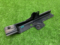 Audi / Q7 / Кронштейн корпуса воздушного фильтра