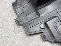 Audi / Q8 / Воздуховод радиатора