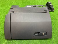 Audi / Q8 / Бардачок