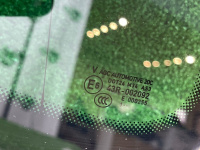 Volkswagen / Touareg / Форточка кузова