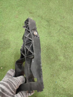 Audi / A6 / Крепление фары